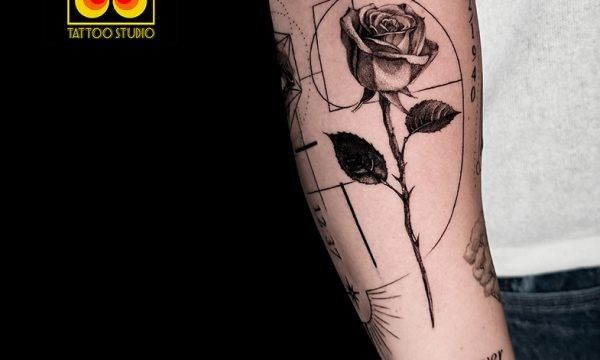 Ligera-Ink-Tattoo-milano-Tatuaggi-Milano-tatuatori-Milano-Walk-in-tattoo-milano-tatuaggi-Milano-blackwork-milano-tatuaggi-blackwork-Milano-Tattoo-Rosa-concettuale-Andrea-web