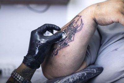 Cura del tatuaggio