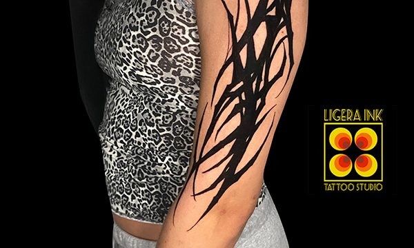 milano-tatuaggi-blackwork-Milano-Tattoo-Milano-Tatutaggi-blackwork-Milano-Dark-lettering-dark-ornamental-Leo9